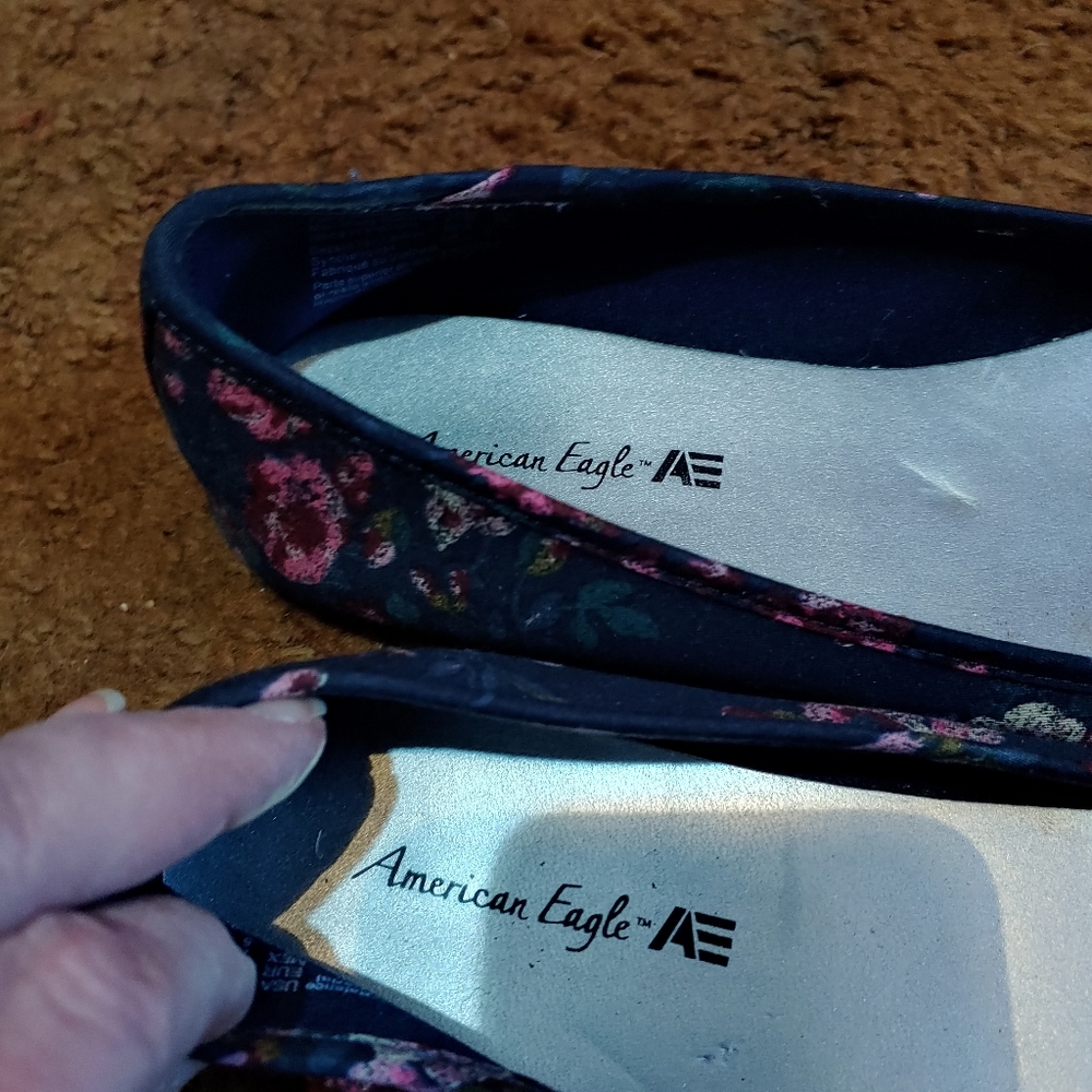 Shoes - Picture 2 of 3